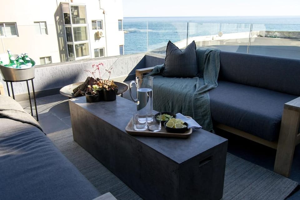 Seacliff Apartments Hotel in Sea Point