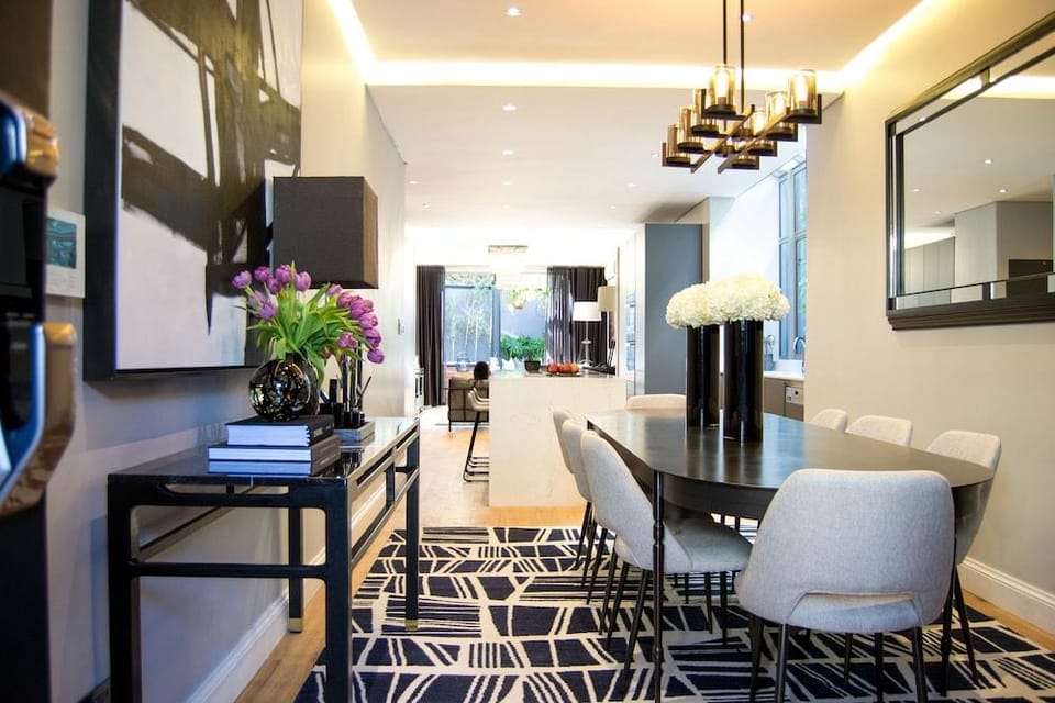 Seacliff Apartments Hotel in Sea Point