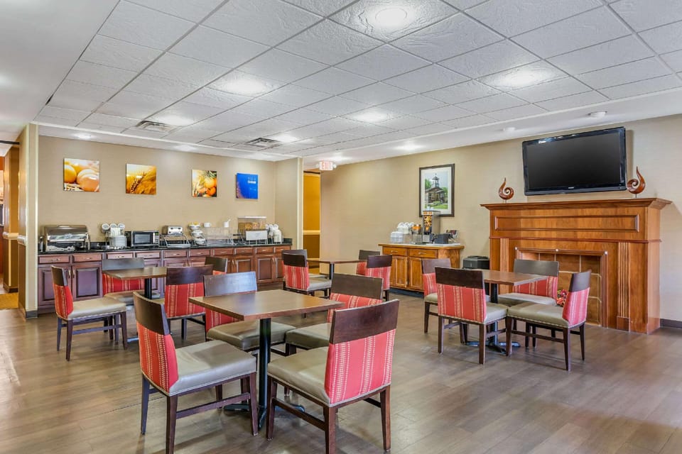 Comfort Suites South Point - Huntington Hotel in Huntington