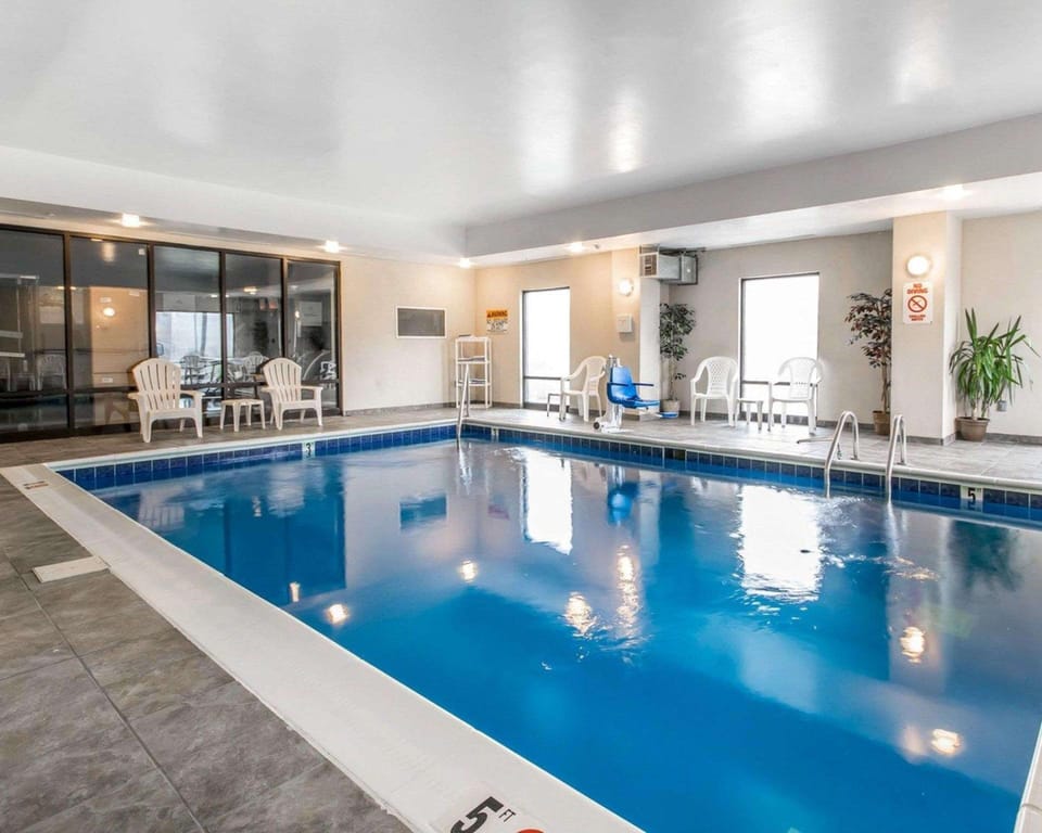Comfort Suites South Point - Huntington Hotel in Huntington