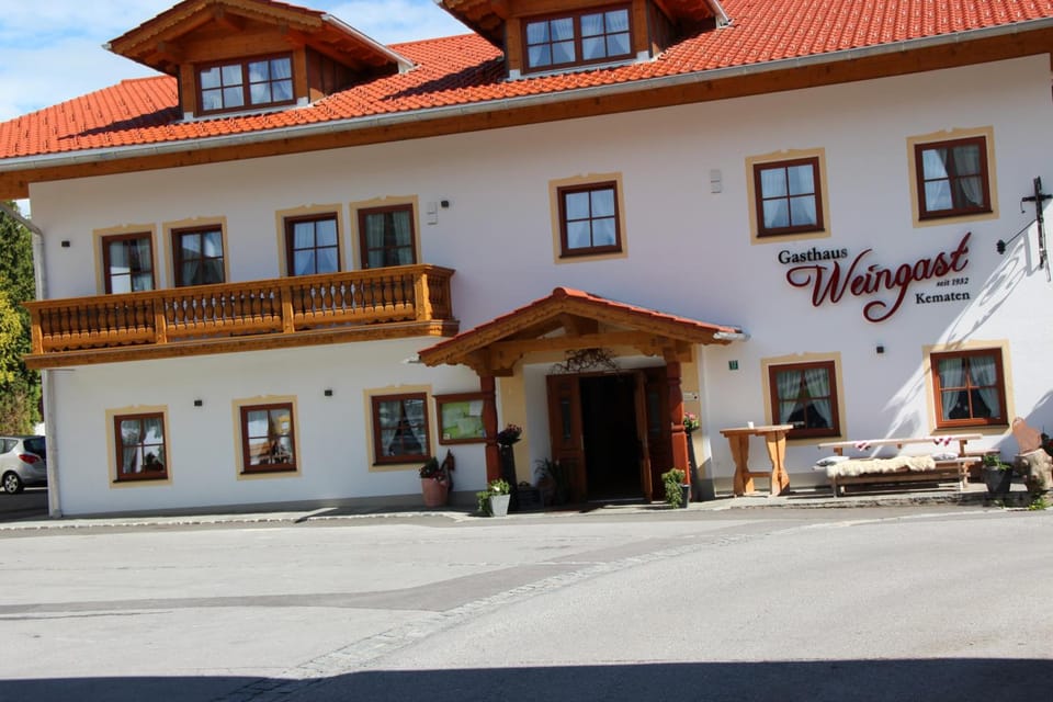 Gasthaus Weingast Inn in Bavaria