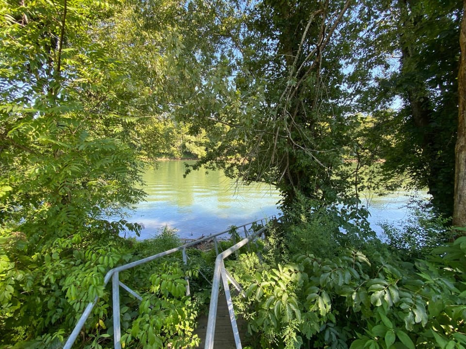 Riverfront Lodge Burkesville Lodge in Burkesville