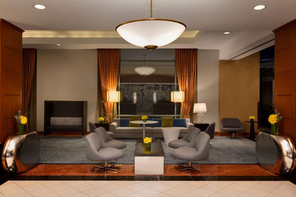 Hilton Chicago/Magnificent Mile Suites Hotel in Streeterville