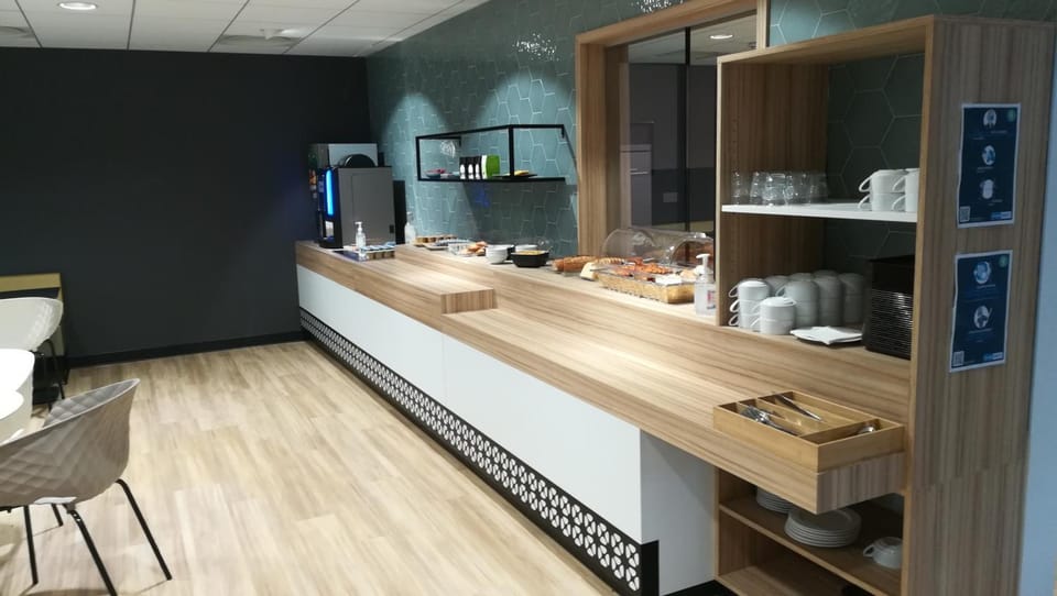KYRIAD DIRECT - Bourg les Valence Hotel in Valence