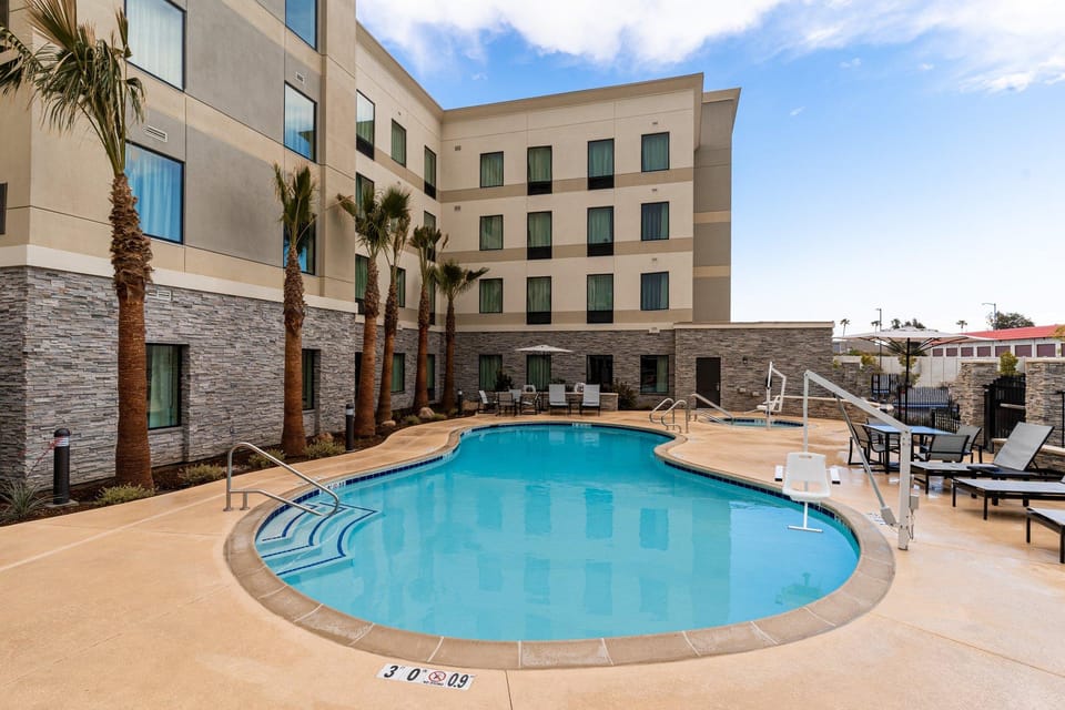 Swimming pool