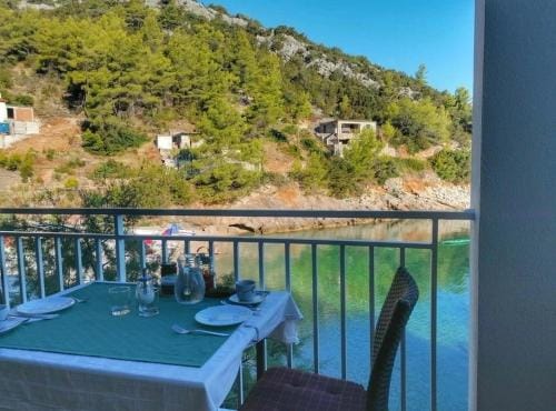 Rooms by the sea Cove Bristova, Hvar - 12140 Hotel in Dubrovnik-Neretva County