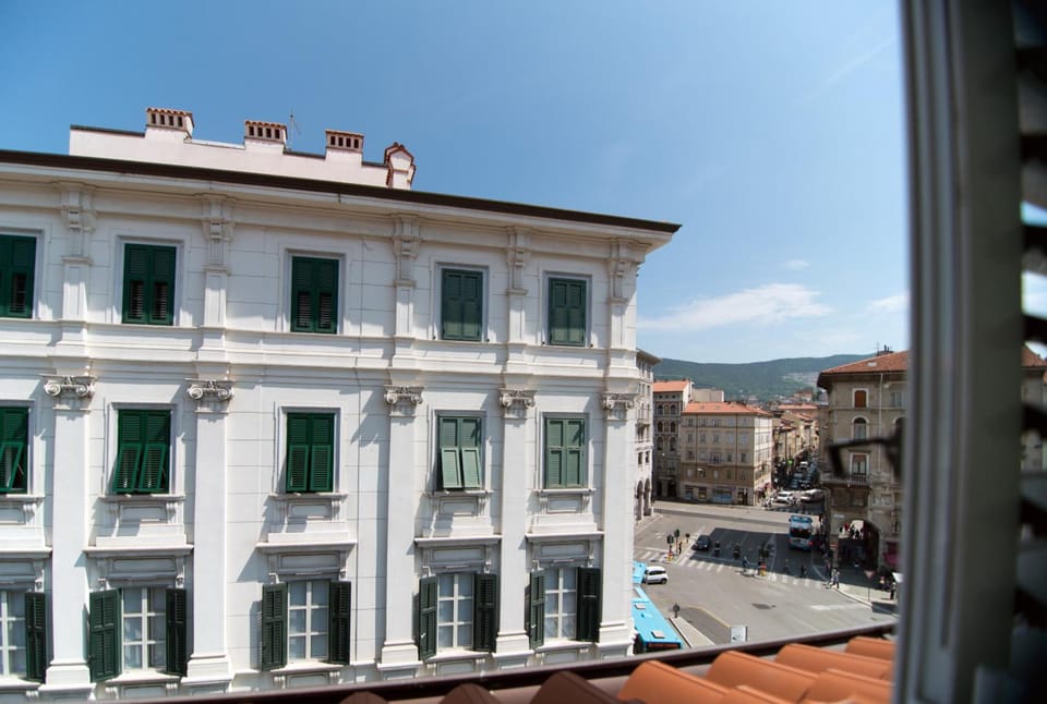 JOIVY Apartments - Trieste Goldoni Hotel in Trieste