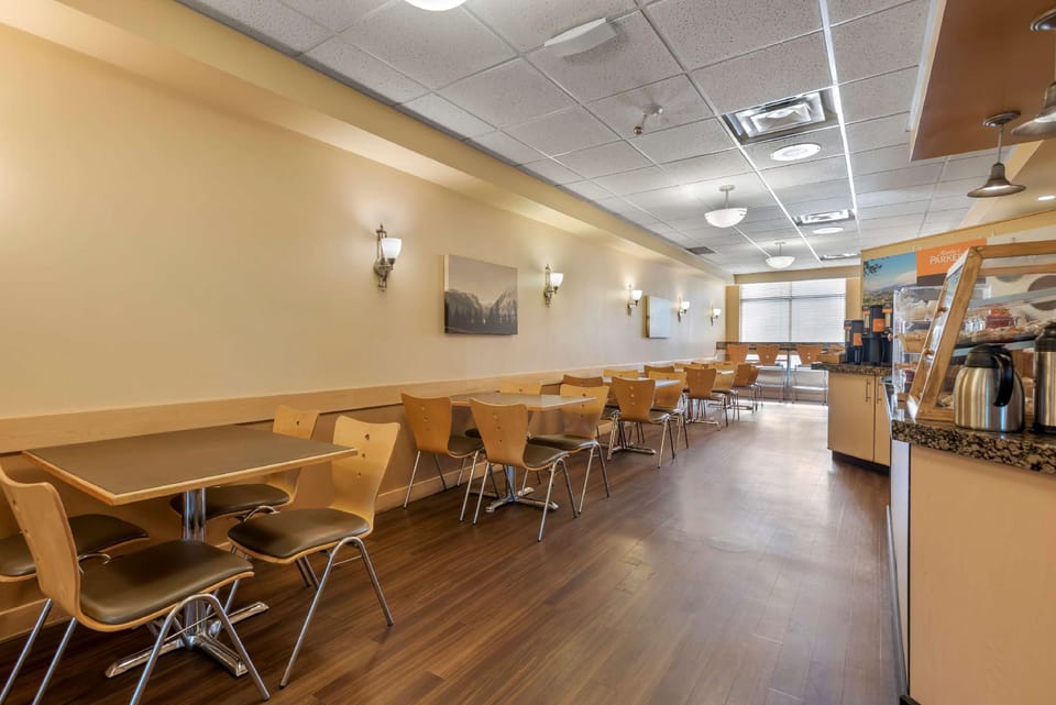 Best Western Plus Fernie Mountain Lodge Hotel in Fernie