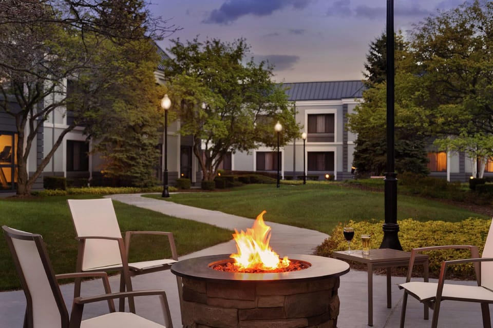 DoubleTree by Hilton Detroit Novi Hotel in Novi