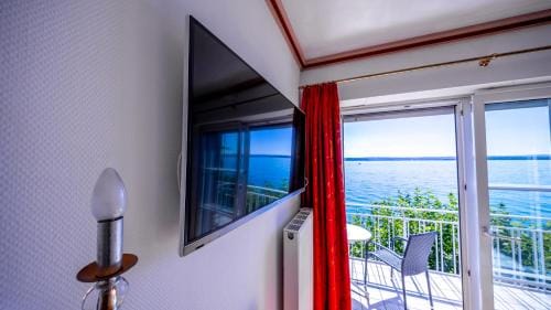 Seehotel ZUR MUNZ Hotel in Meersburg