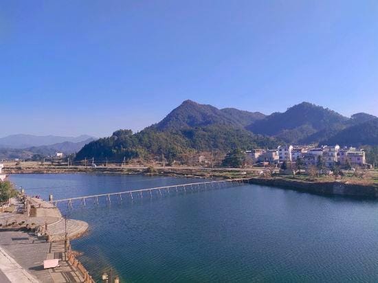 Water bank leisurely court Hotel in Zhejiang