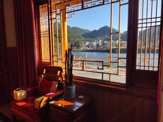 Water bank leisurely court Hotel in Zhejiang
