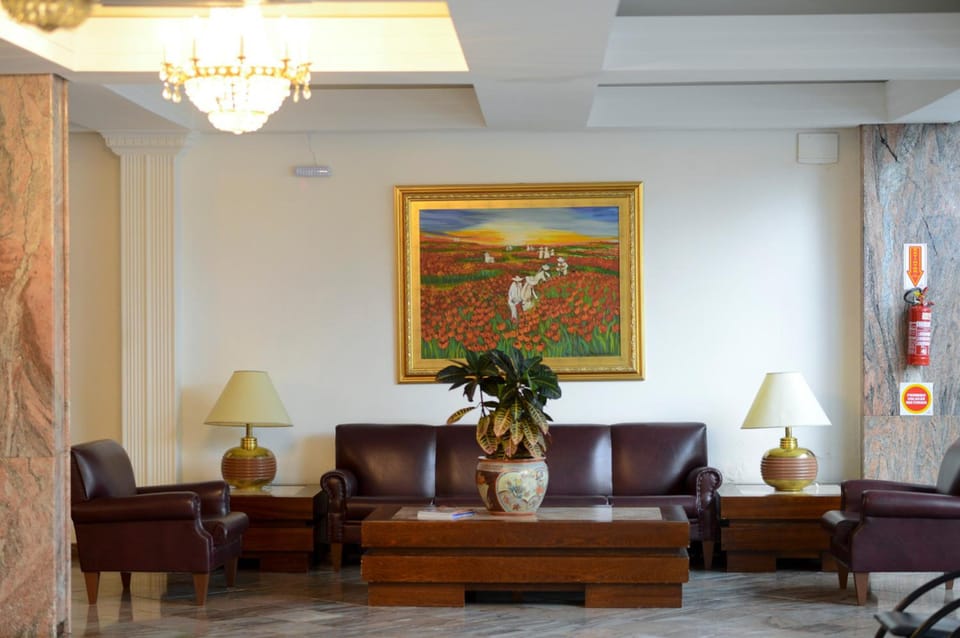 Shared lounge/TV area