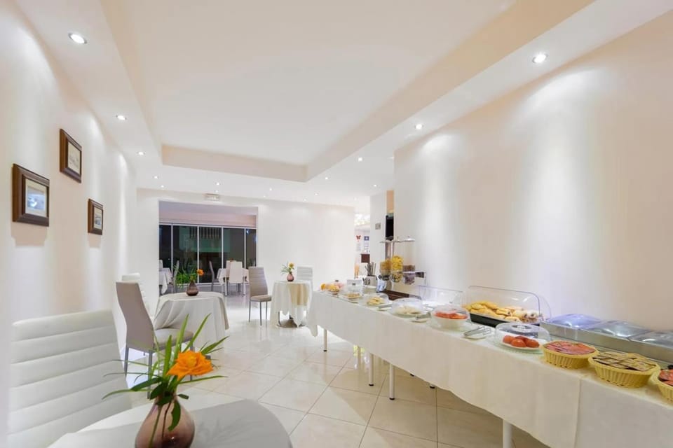 Golden Rose Suites Hotel in Crete