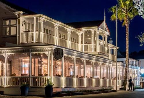 Paradise on The Strand Hotel in Northland