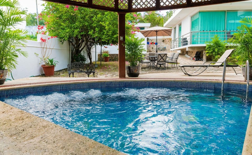 Casa Aakal Lagoon Front Hotel in Bacalar