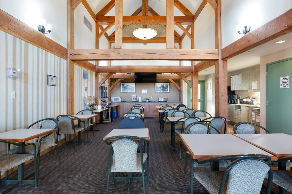 Lakeview Inns & Suites - Okotoks Inn in Okotoks