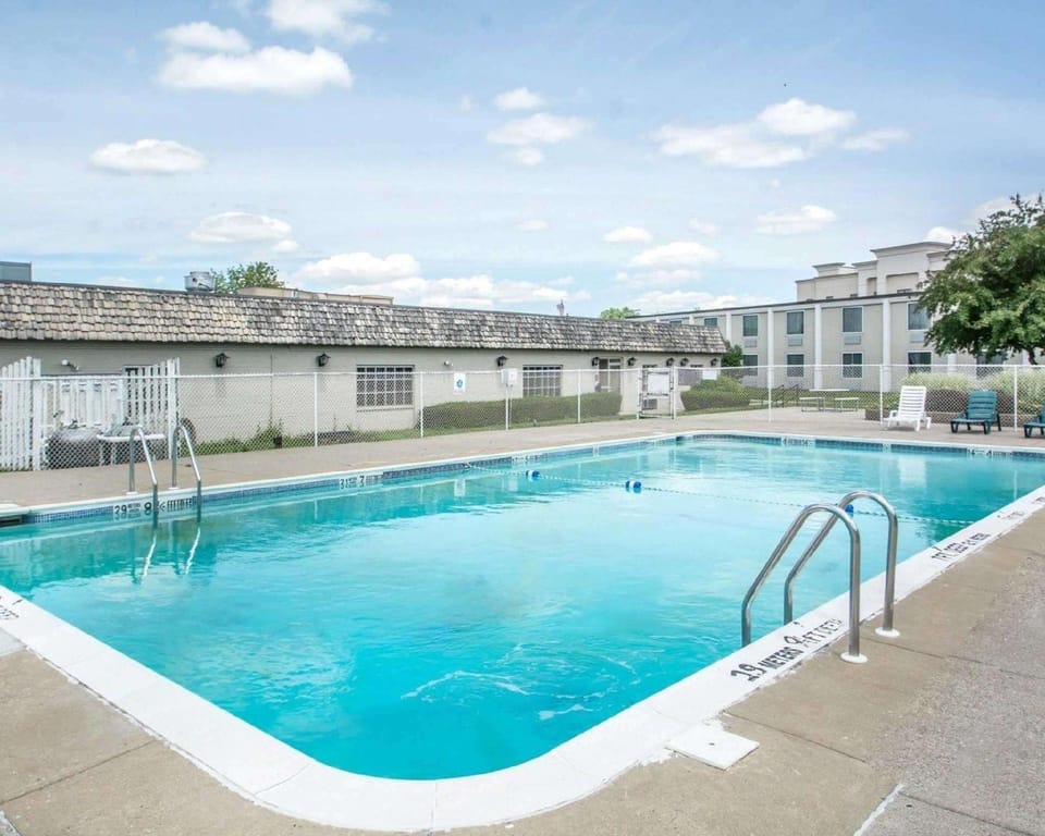 Quality Inn Geneseo Hotel in Geneseo