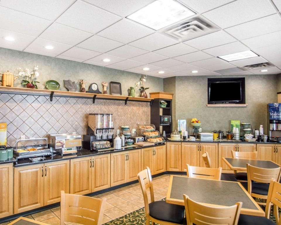 Quality Inn Geneseo Hotel in Geneseo