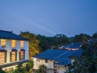 lake light Homestay Hotel in Hangzhou
