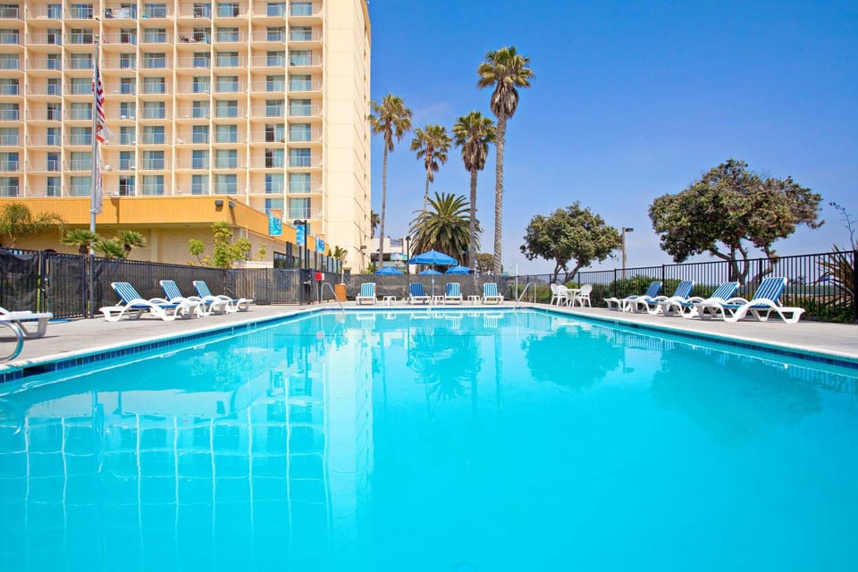 Crowne Plaza Ventura Beach By IHG Hotel in Ventura