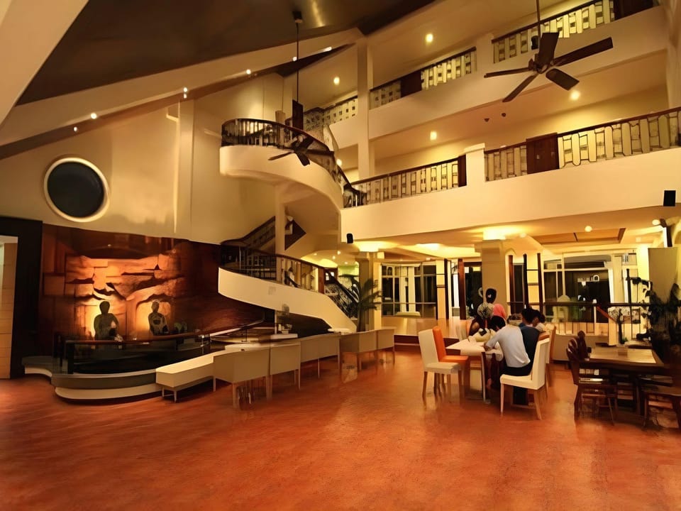 Circle Inn - Hotel & Suites Hotel in Bacolod