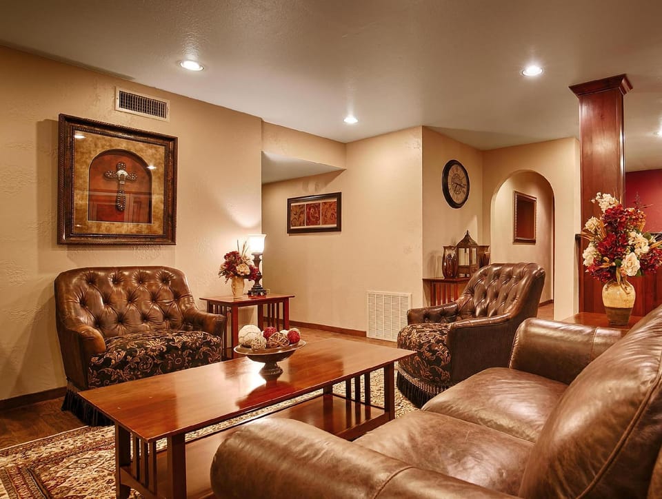 Inn-Three Rivers Hotel in Three Rivers