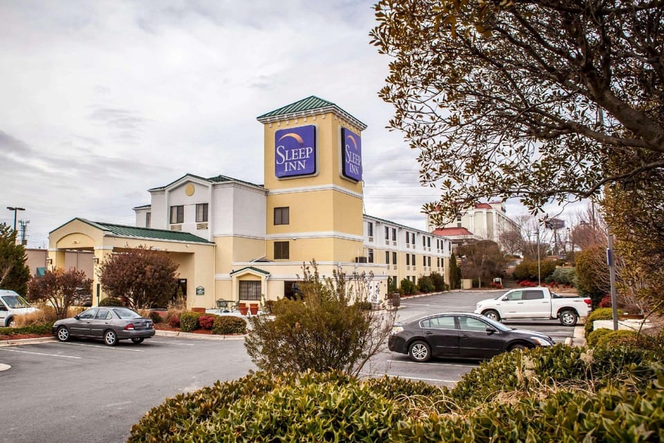 Sleep Inn Hanes Mall Hotel in Winston-Salem