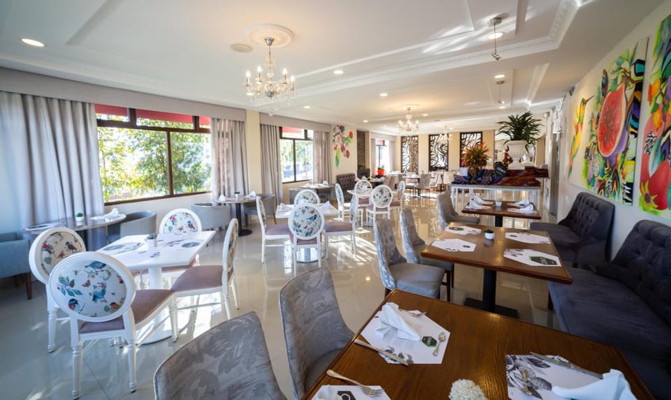 Quindeloma Art Hotel & Gallery Hotel in Riobamba