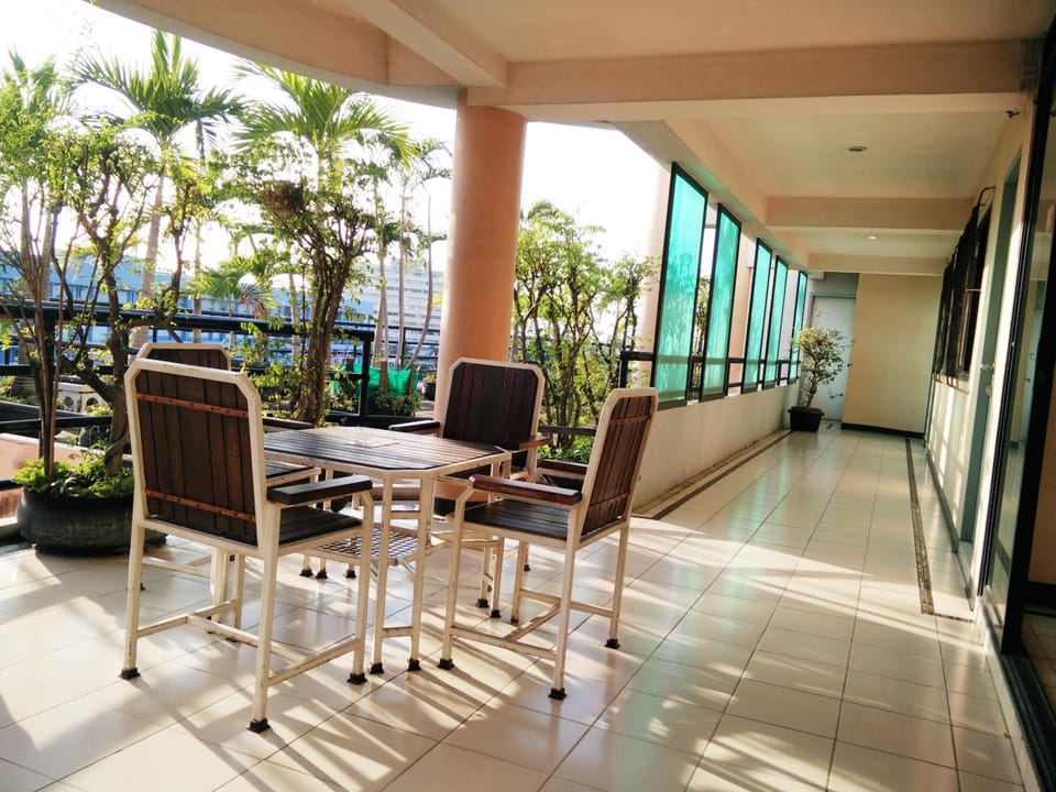 Grand Residence Ngamwongwan 19 Hotel in Bangkok