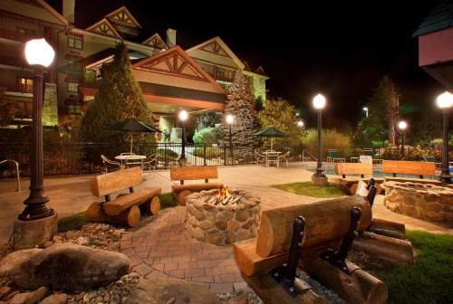 Bearskin Lodge on the River Hotel in Gatlinburg