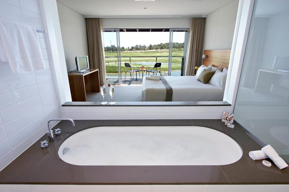 Pullman Magenta Shores Resort Hotel in Central Coast