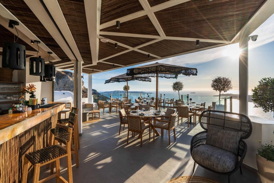 Petit Palace Suites Hotel in Mesaria