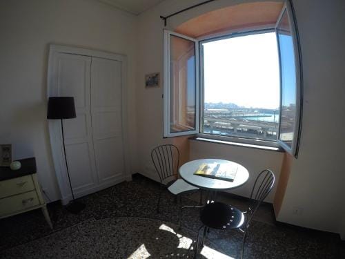 B&B Al Fronte del Porto Hotel in Genoa