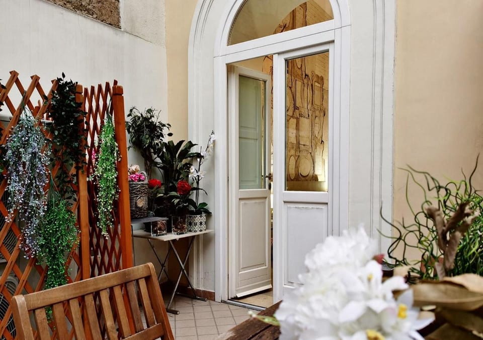 Artistic Charming House Hotel in Caserta