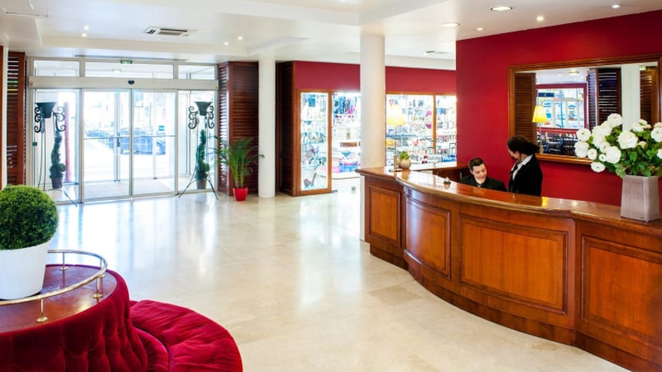 Hotel Saint Sauveur Hotel in Lourdes