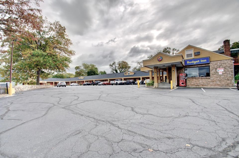 Budget Inn Falls Church Motel in Falls Church