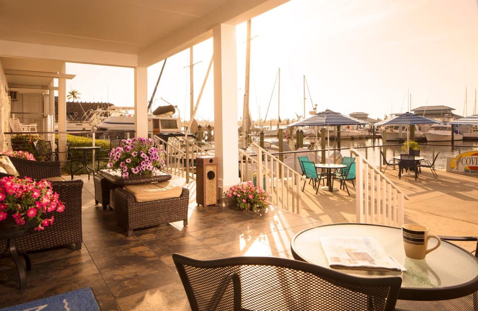 Cove Inn on Naples Bay Hotel in Naples