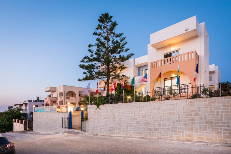 Esplanade Apartments - Heated Pool Apartment hotel in Crete