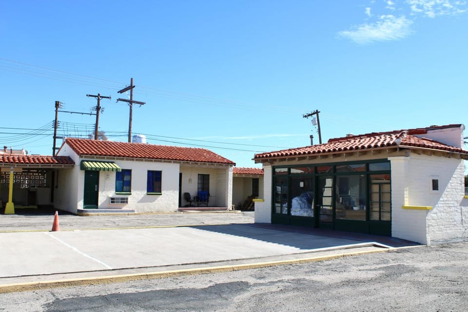 Economy Inn Hotel in South Tucson
