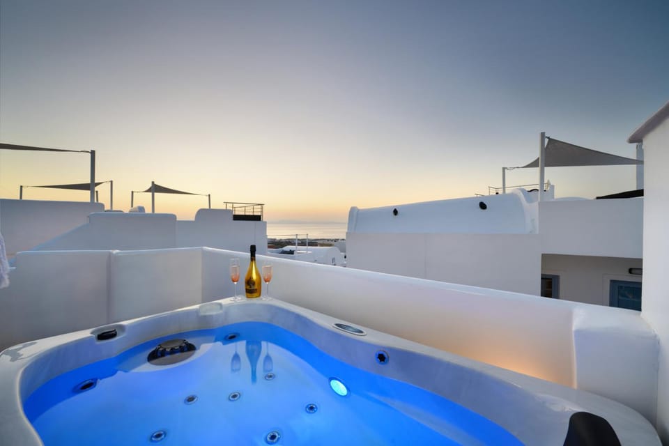 Sole d'oro Luxury Suites Hotel in Oia