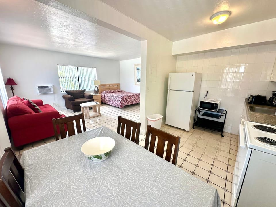 Napoli Belmar Resort Hotel in Fort Lauderdale