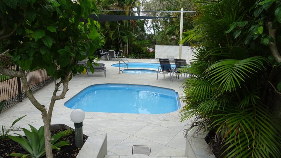 Noosa Gardens Riverside Resort Apartment hotel in Noosaville
