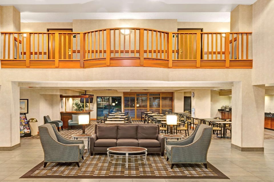 Wingate by Wyndham Cincinnati/Blue Ash Hotel in Blue Ash