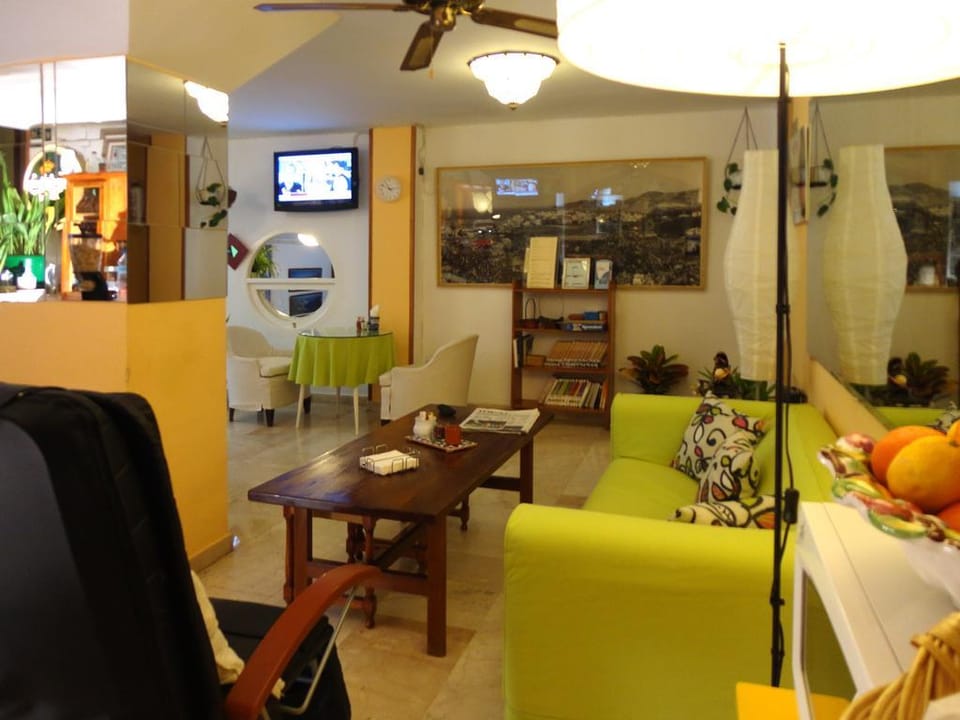 Hostal Altamar de Almunecar Hostel in Almuñécar