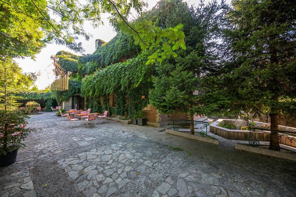 Hotel Legjenda Hostel in Montenegro
