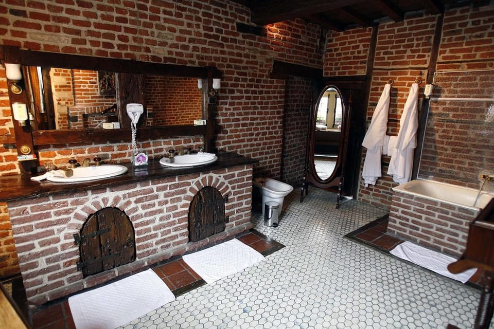 Auberge Du Bon Fermier Hotel in Valenciennes