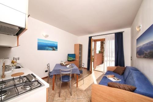 Residence Borgo Dei Limoni - Appartamenti con Garage Hotel in Gargnano