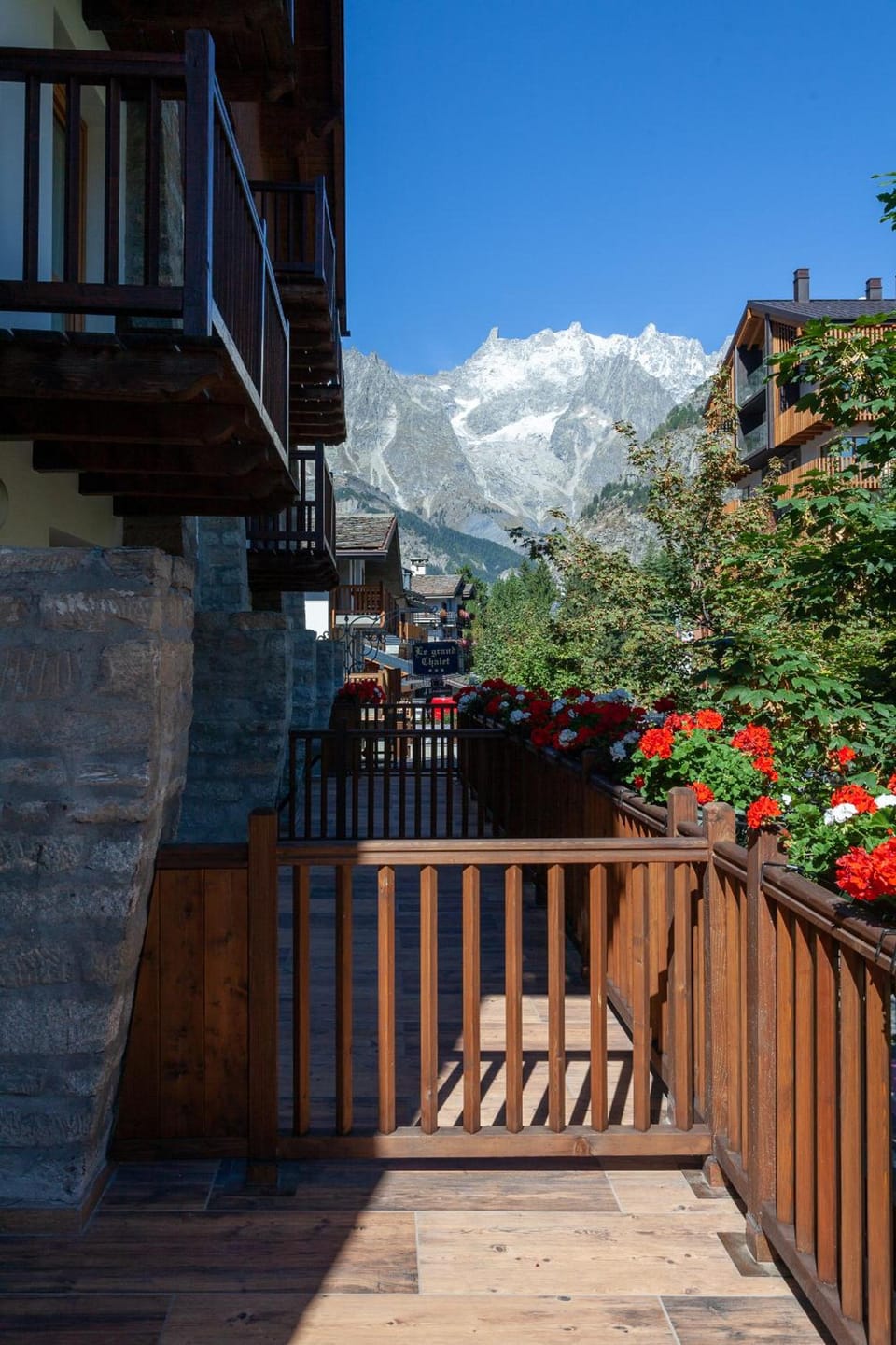 Residence Le Grand Chalet Apartment hotel in Courmayeur