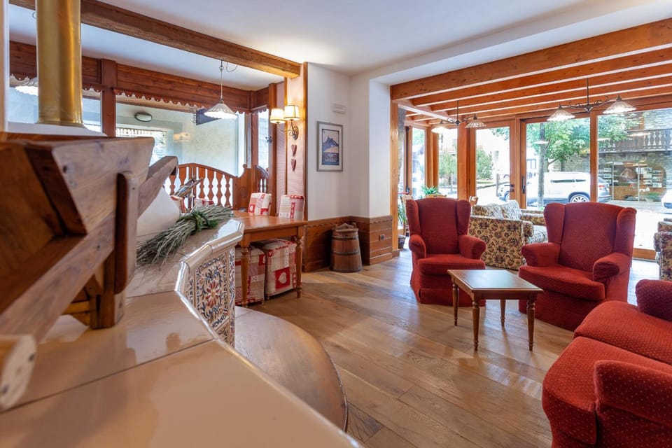 Residence Le Grand Chalet Apartment hotel in Courmayeur